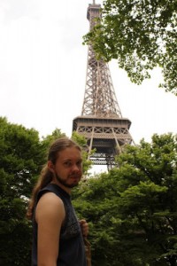 Man kan beundra Eiffeltornet!